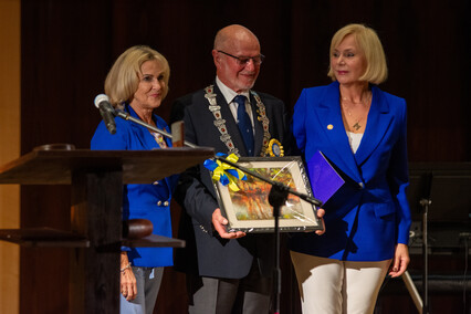 „Z chęci pomagania“