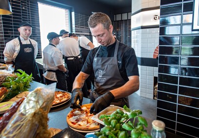 Legendarna włoska pizza nad elbląską rzeką