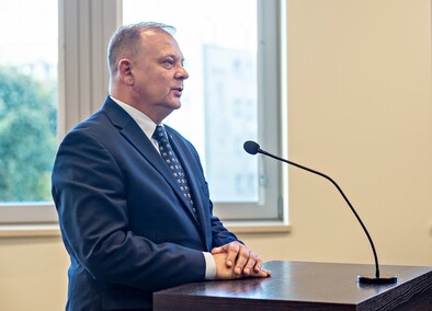 Prezydent zwolnił go za komentarze. „Walczę w sądzie o godność”