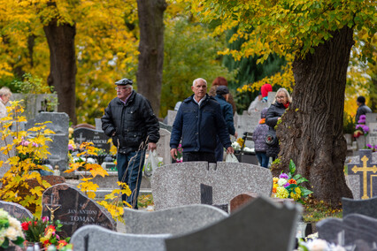 \"Zapalić znicze, pomodlić się, spotkać się z rodziną\"