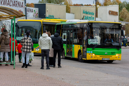 \"Zapalić znicze, pomodlić się, spotkać się z rodziną\"