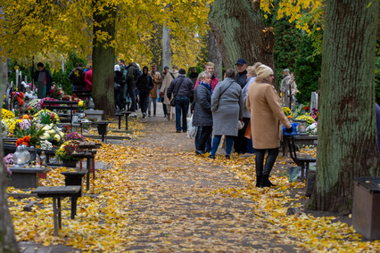 \"Zapalić znicze, pomodlić się, spotkać się z rodziną\"