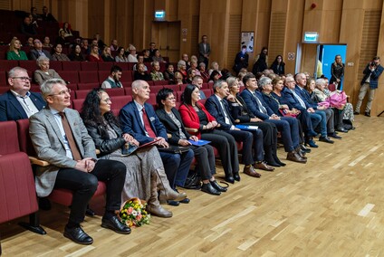 Trzydzieści lat niesienia pomocy