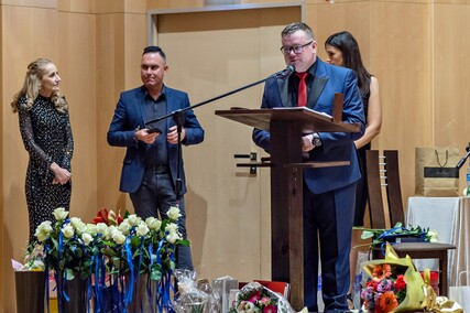 Trzydzieści lat niesienia pomocy