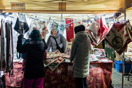 Świąteczne śpiewanie i kolędowanie na starówce