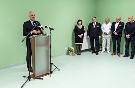 Pięć sal i pięćdziesiąt trzy miliony