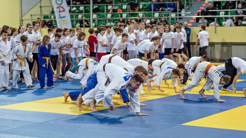 Waldemar Legień  uczy rzucać