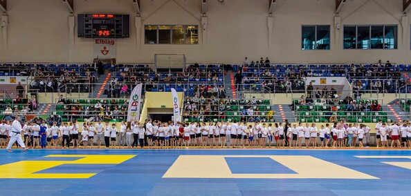 Waldemar Legień  uczy rzucać