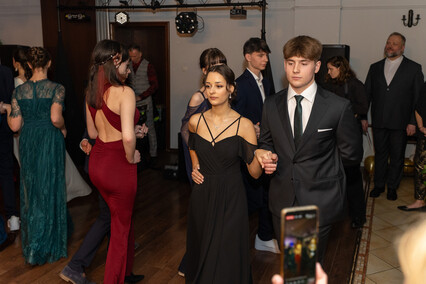 Studniówka Zespołu Szkół Pijarskich. \"To czas zabawy i refleksji\"