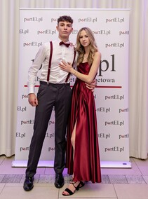 Trochę więcej niż sto, ale kto by tam liczył. Studniówka III LO w Elblągu