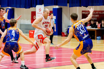 Trójeczka postawiła się Elbasketowi