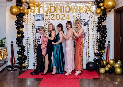 W życiu piękne są chwile. Studniówka LSP