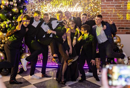 Taki bal jest jeden w życiu. Studniówka ZSTI