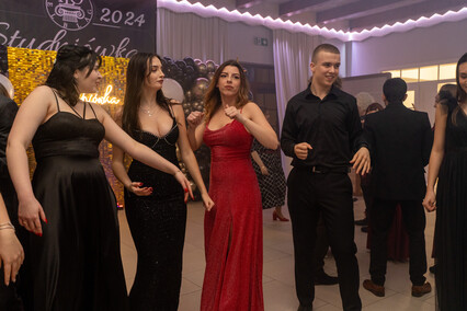 Zabawa I LO sto osiem dni przed maturą Zabawa I LO sto osiem dni przed maturą