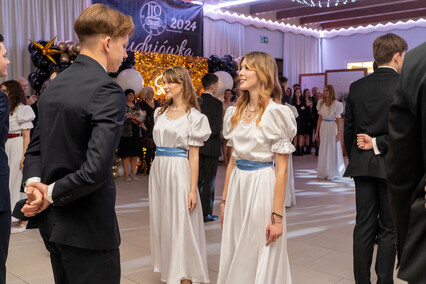 Zabawa I LO sto osiem dni przed maturą