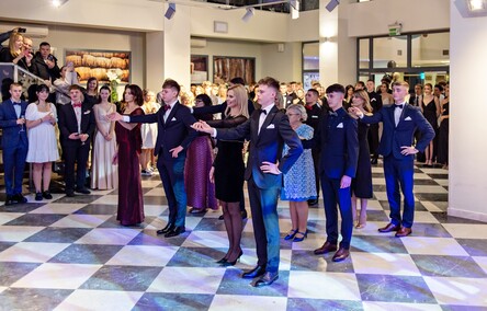 Studniówka IV LO. „Przed nami piękna noc”