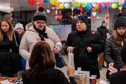 Światełko do nieba, a pieniądze do puszki