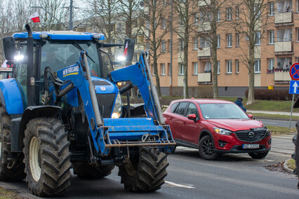 \"Potrzebujemy konkretnych rozwiązań\". Rolnicy protestowali na ulicach Elbląga