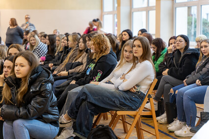 Fryzjerskie „Złote lata Hollywood” w ZSISiU w Elblągu