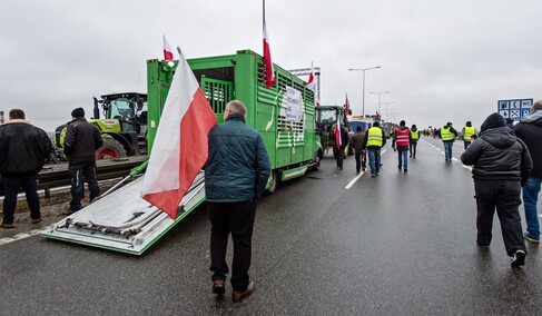Protest rolników w Elblągu. \"Sprowadzanie towarów z Ukrainy nas rujnuje\"