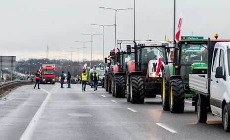 Protest rolników w Elblągu. \"Sprowadzanie towarów z Ukrainy nas rujnuje\"