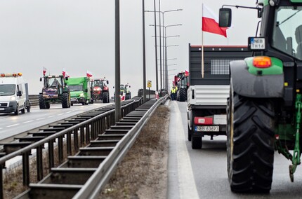 Protest rolników w Elblągu. \"Sprowadzanie towarów z Ukrainy nas rujnuje\"