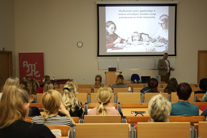 Zachowania ryzykowne dzieci i młodzieży w świecie cyfrowym