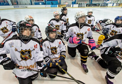 Wikingowie z hokejowym krążkiem