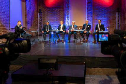 Debata telewizyjna, czyli czterech na jednego  (okiem naczelnego) 