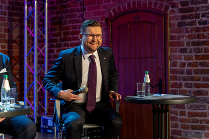 Debata telewizyjna, czyli czterech na jednego  (okiem naczelnego) 