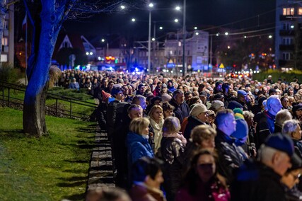 Wierni przeszli przez Elbląg w Drodze Krzyżowej