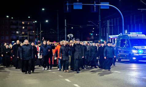 Wierni przeszli przez Elbląg w Drodze Krzyżowej