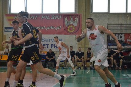 Jak Feniks z popiołów  (korespondencja z Piły) 