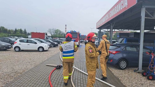 Pożar w autokomisie przy Warszawskiej