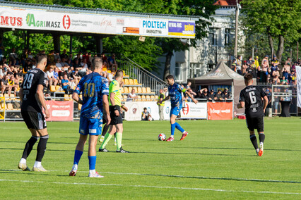 Czarne chmury nad Olimpią