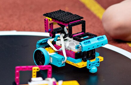 „Widziałem tu kilku mocnych zawodników”. W szkole walczyły roboty