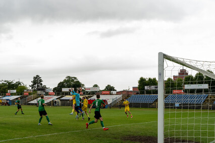 Z problemami, ale z awansem