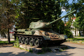 Czołg przy Miasteczku Handlowym przy ul. Armii Krajowej