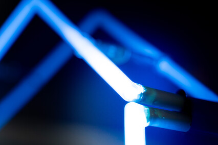 Formy i neony w Galerii EL