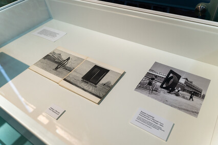 Formy i neony w Galerii EL