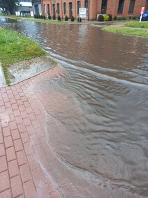 Ulice zamieniły się w potoki  (aktualizacja) 