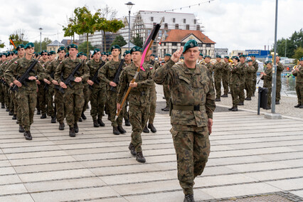 „Od dziecka marzył, by być w wojsku”. Przysięgali na bulwarze