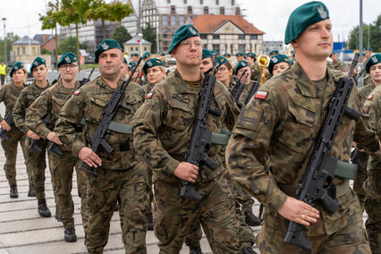 „Od dziecka marzył, by być w wojsku”. Przysięgali na bulwarze