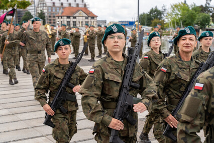 „Od dziecka marzył, by być w wojsku”. Przysięgali na bulwarze