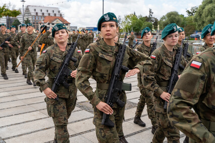 „Od dziecka marzył, by być w wojsku”. Przysięgali na bulwarze