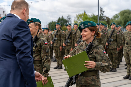 „Od dziecka marzył, by być w wojsku”. Przysięgali na bulwarze