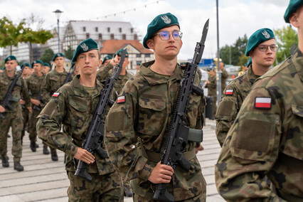 „Od dziecka marzył, by być w wojsku”. Przysięgali na bulwarze