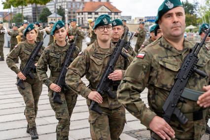 „Od dziecka marzył, by być w wojsku”. Przysięgali na bulwarze
