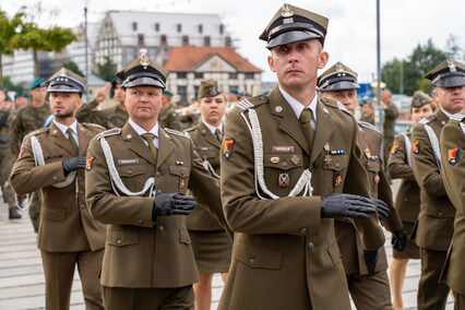 „Od dziecka marzył, by być w wojsku”. Przysięgali na bulwarze