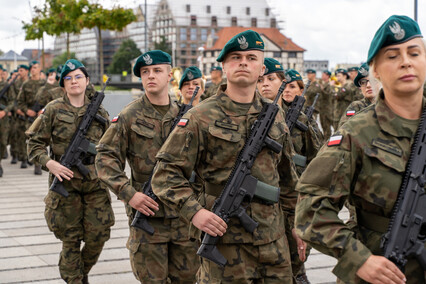 „Od dziecka marzył, by być w wojsku”. Przysięgali na bulwarze